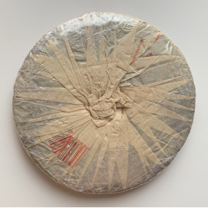 Шу пуэр Старый товарищ Lao Tong Zhi 2004 год 357 г. Photo 3